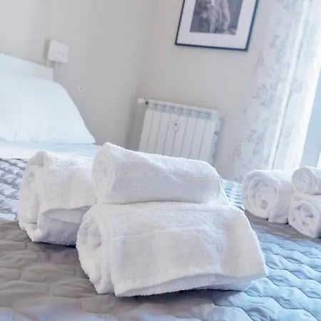 Your In With Parking, 10 Min From The Center By Tram