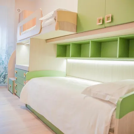 Your In With Parking, 10 Min From The Center By Tram Apartment *