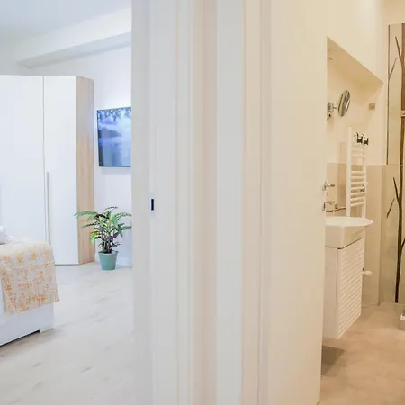 Your In With Parking, 10 Min From The Center By Tram Apartment *